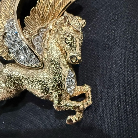 Attwood & Sawyer Pegasus Golden Guilloche Enamel Horse Brooch - Picture 2 of 9